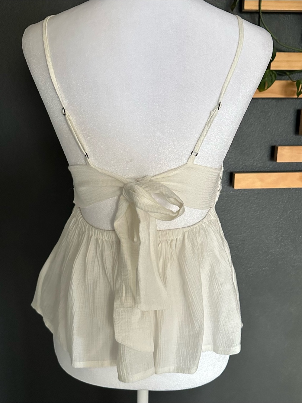Shyanne Lace Crochet Peplum Cami Tank Top Ivory Boho Size S NWOT - Picture 5 of 7